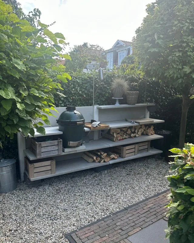 Summer nights in the Netherlands ✨

#wwoo #outdoorkitchen #buitenkeuken #gardeninspiration #summernights