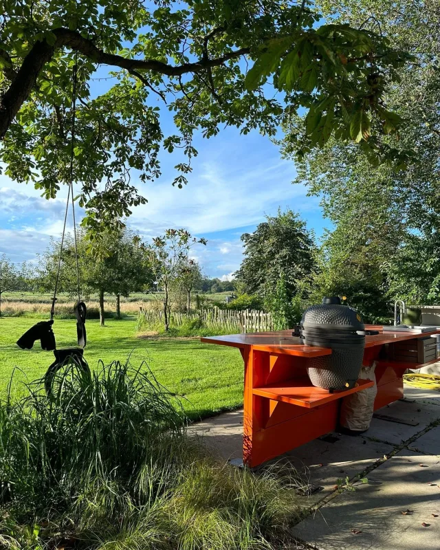 Wishing you all a brilliant start of the week! 

Configure your outdoor kitchen at wwoo.nl or send us an email contact@wwoo.nl

#newweek #outdoorkitchen #buitenkeuken #gardendesign