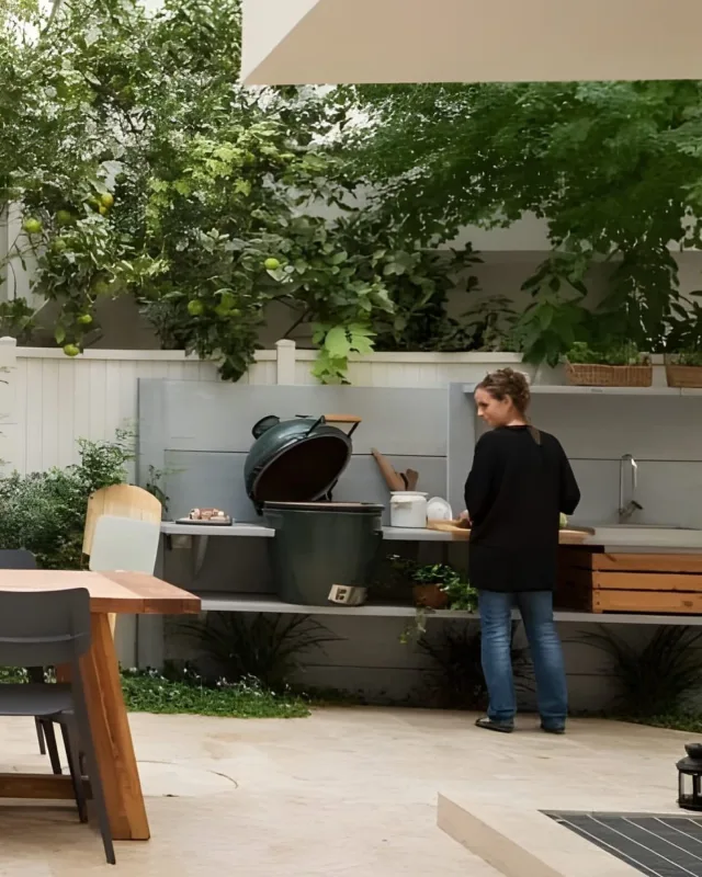 WWOO Moments @wwoocalifornia 

#outdoorkitchen #biggreenegg #wwoomoments #gardendesign