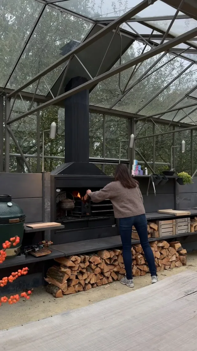 Friday 🧡

#friday #weekend #fire #outdoorkitchen #braai #biggreenegg #vrijmibo